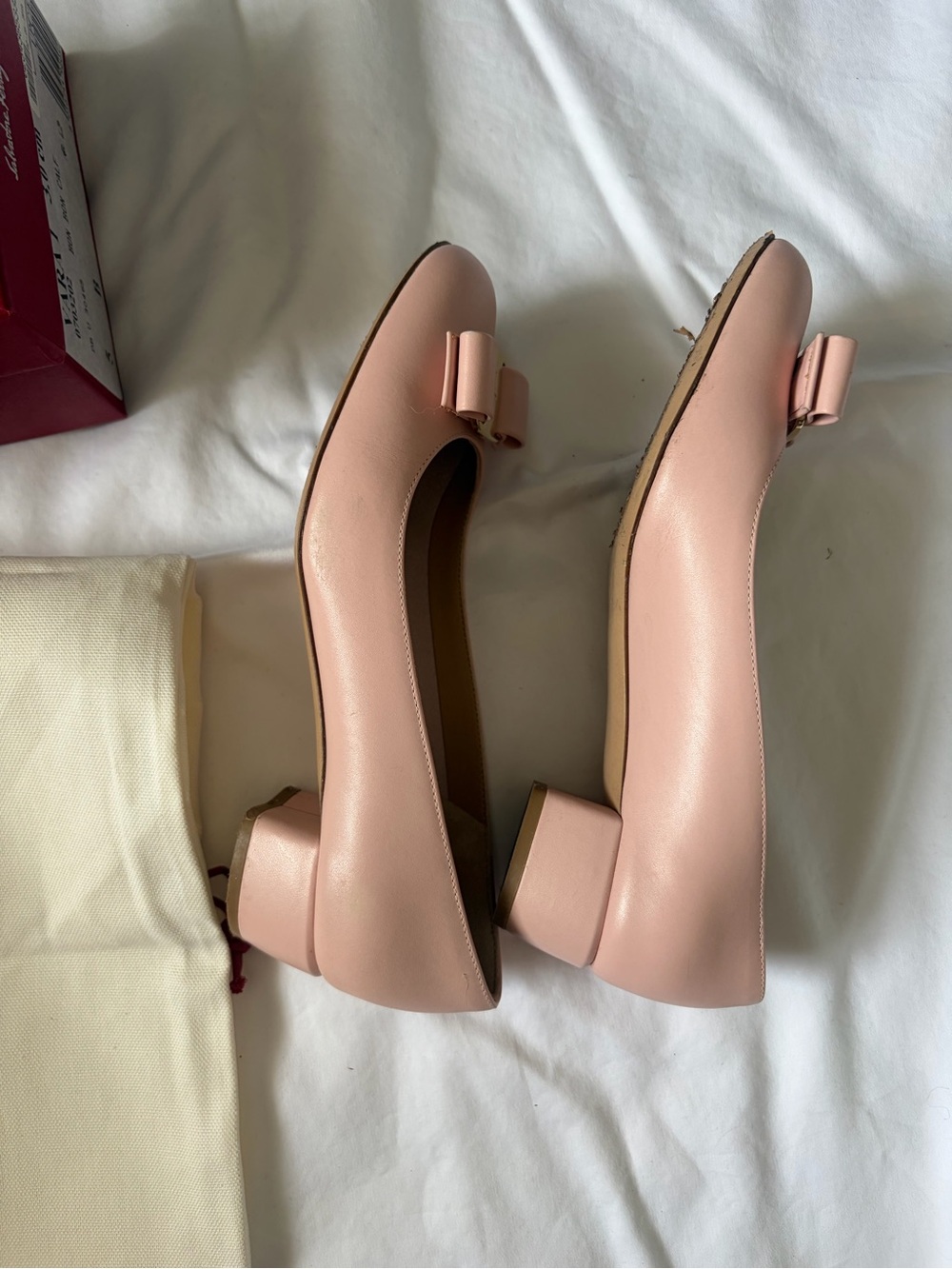Salvatore Ferragamo Vara Low Heel Pumps, Size 5 - Picture 7 of 9